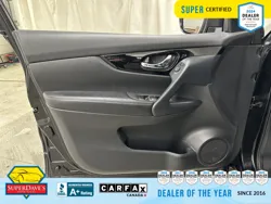 Vehicle photo 16