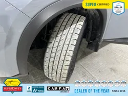 Vehicle photo 24